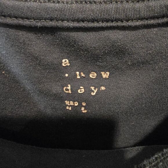 A New Day Black Short Sleeve Tee - Picture 4 of 4